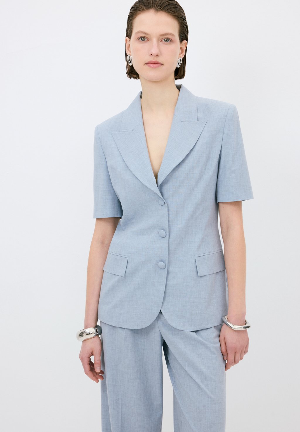 Блейзер SHORT SLEEVE adL, синий
Блейзер SHORT SLEEVE adL, синий