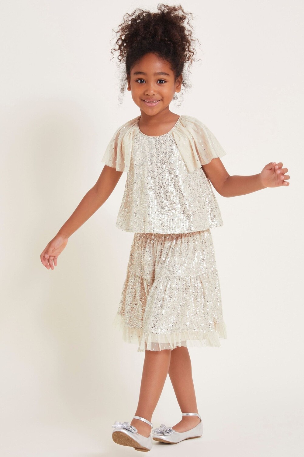 Топ Adele с рукавами крылышками и пайетками Monsoon, золотой
Топ Adele с рукавами крылышками и пайетками Monsoon, золотой