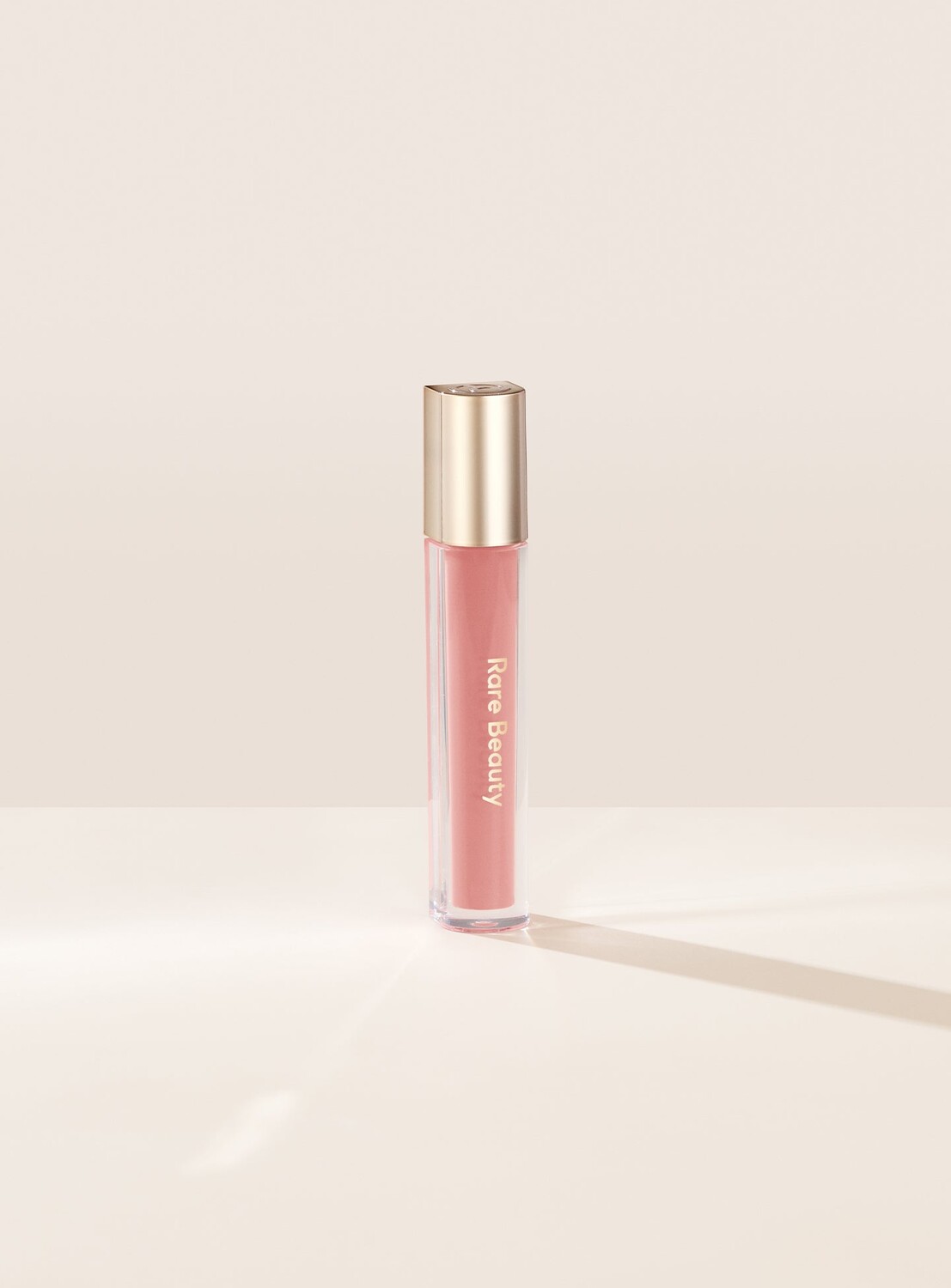 Блестящий бальзам для губ Stay Vulnerable Rare Beauty, цвет nearly petal/soft pale pink, 3.8 мл
Блестящий бальзам для губ Stay Vulnerable Rare Beauty, цвет nearly petal/soft pale pink, 3.8 мл