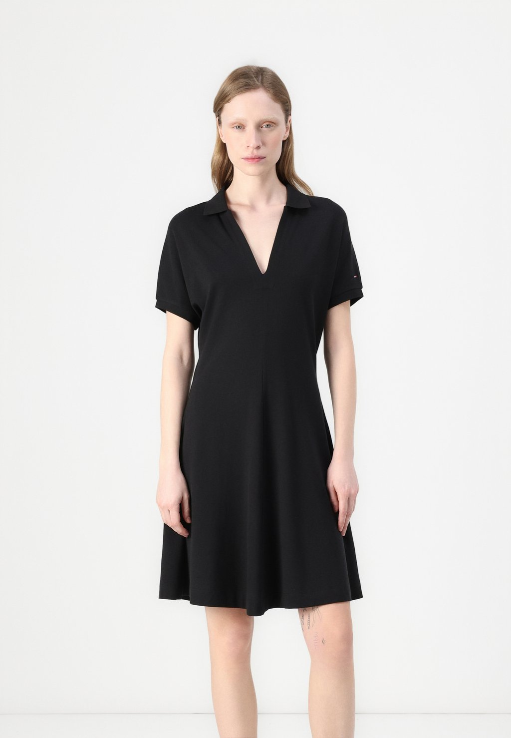 Повседневное платье OPEN DRESS Tommy Hilfiger, черный
Повседневное платье OPEN DRESS Tommy Hilfiger, черный