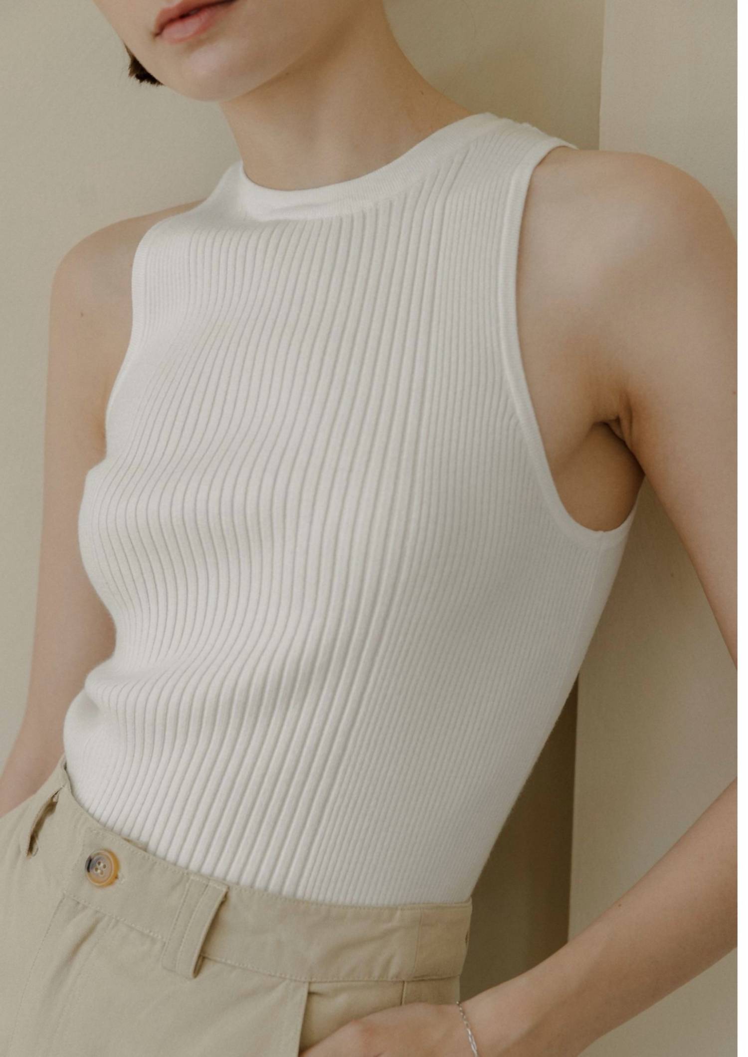 Белая ребристая майка MOD REF
Белая ребристая майка MOD REF