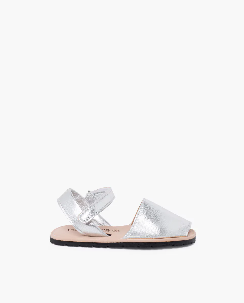 Детские босоножки Menorcan с металлическим эффектом Pisamonas, серебряный
Детские босоножки Menorcan с металлическим эффектом Pisamonas, серебряный
