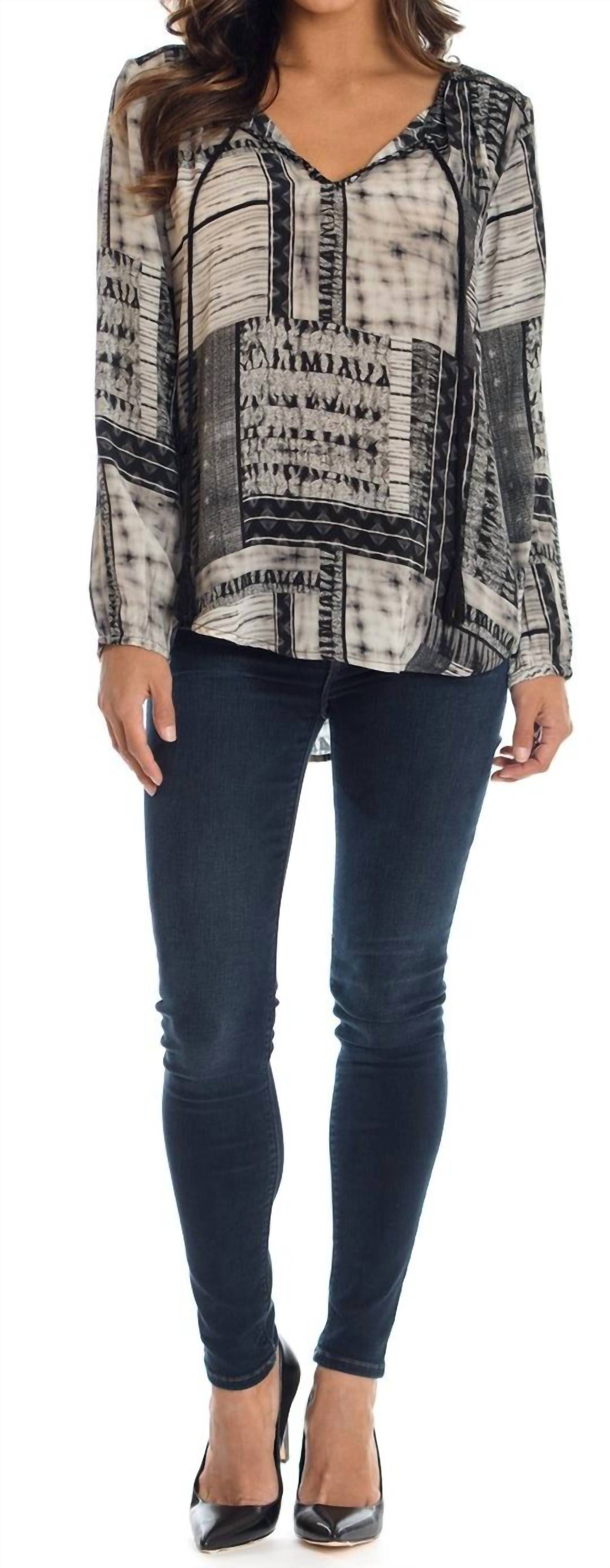 Топ Janessa в черном цвете Tolani
Топ Janessa в черном цвете Tolani