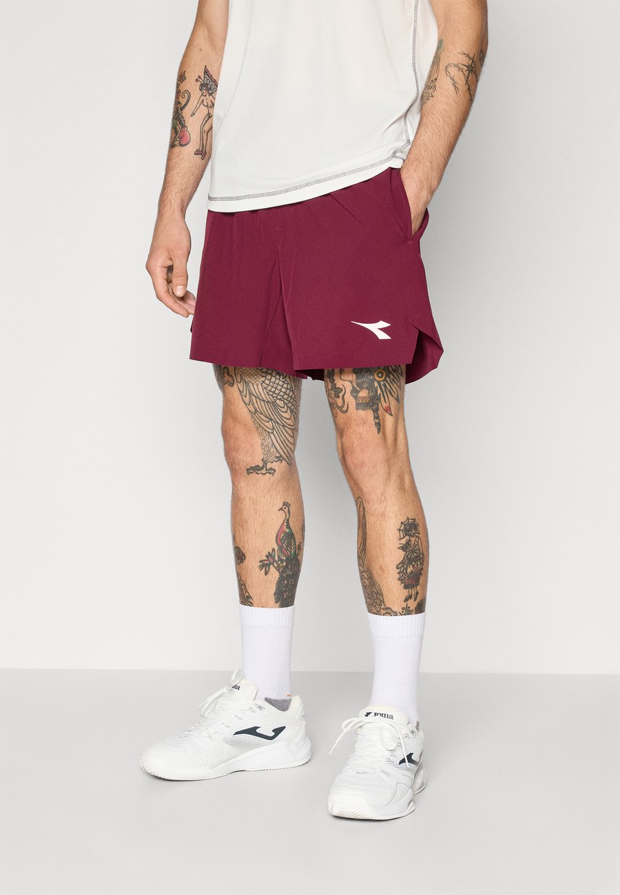 Спортивные шорты Diadora SHORTS ICON, Maroon Banner/Bordeaux
Спортивные шорты Diadora SHORTS ICON, Maroon Banner/Bordeaux