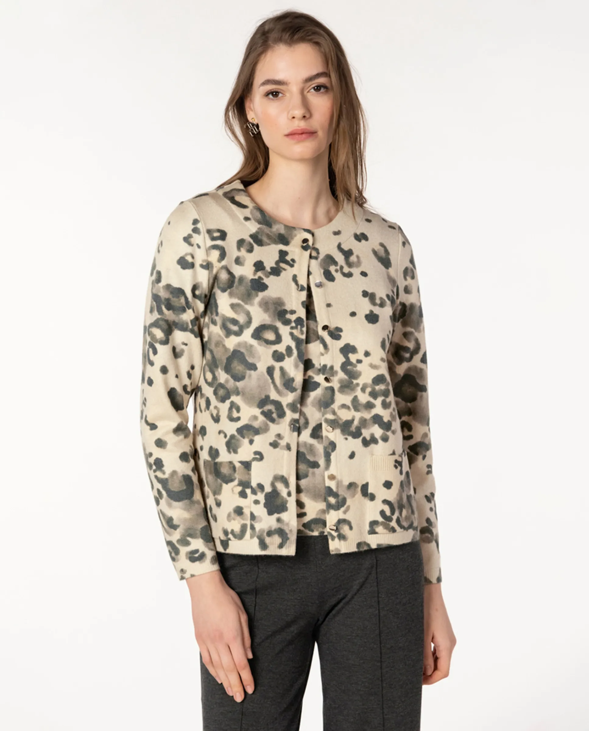 Женский комплект из трикотажа с принтом "анимал" Naulover, зеленый
Женский комплект из трикотажа с принтом "анимал" Naulover, зеленый