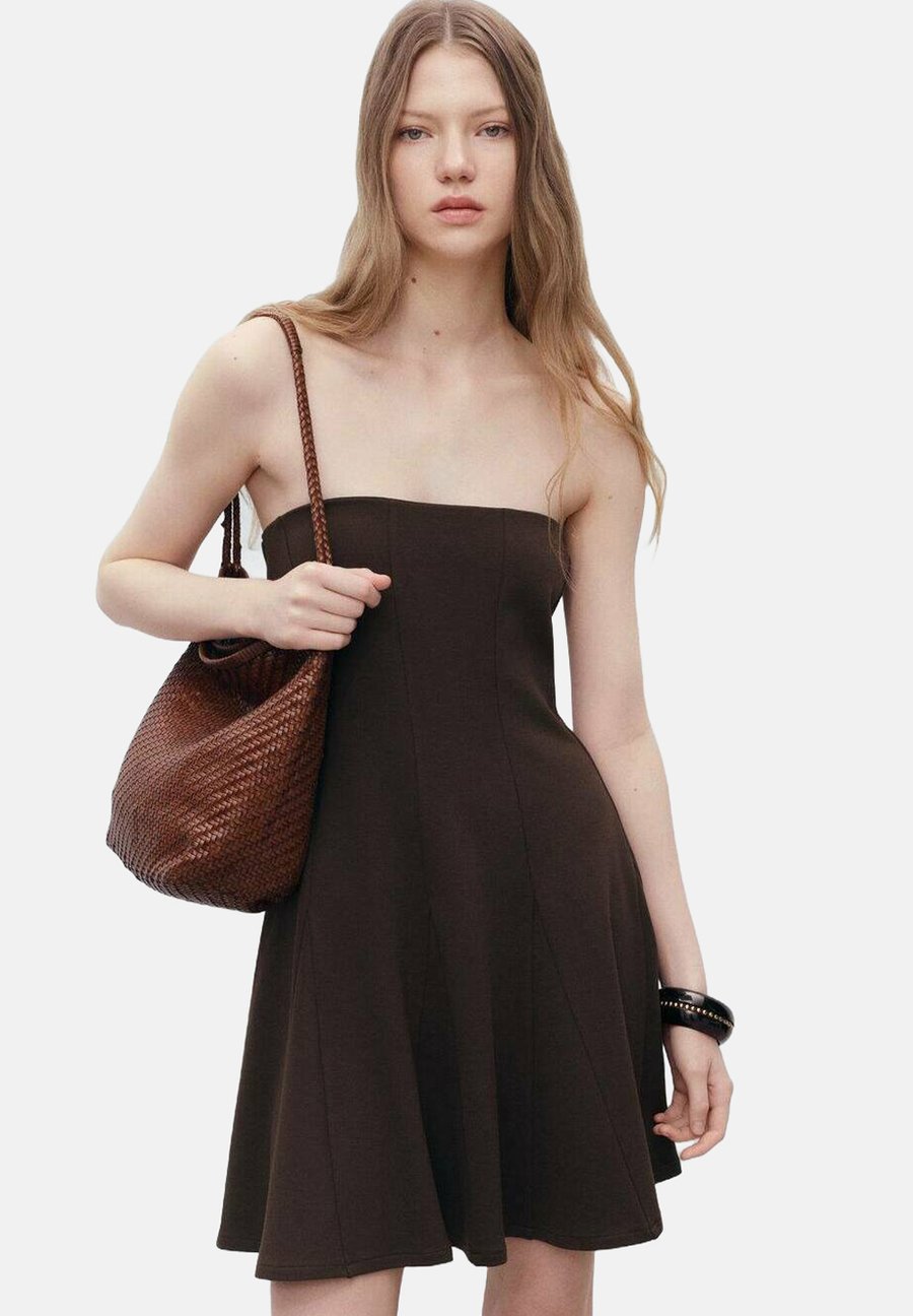 Платье Mango MET SIERVOUWEN, Brown
Платье Mango MET SIERVOUWEN, Brown