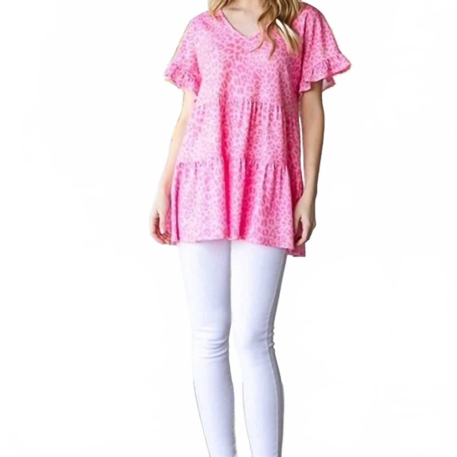 Леопардовый топ с ярусами и короткими рукавами в розовом цвете HEIMISH USA 
Леопардовый топ с ярусами и короткими рукавами в розовом цвете HEIMISH USA