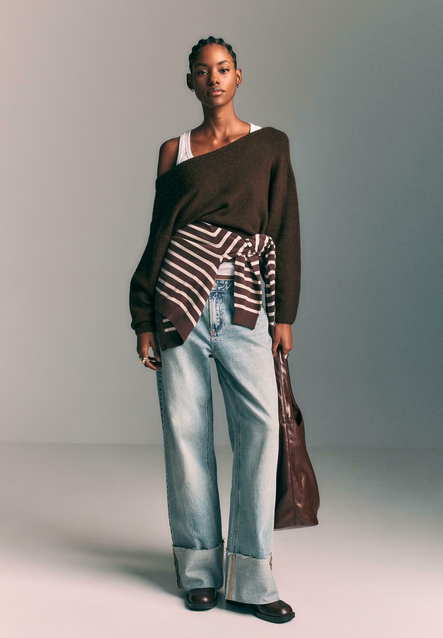 Джемпер Stradivarius SOFT-TOUCH BOAT NECK SWEATER, Dark Brown
Джемпер Stradivarius SOFT-TOUCH BOAT NECK SWEATER, Dark Brown