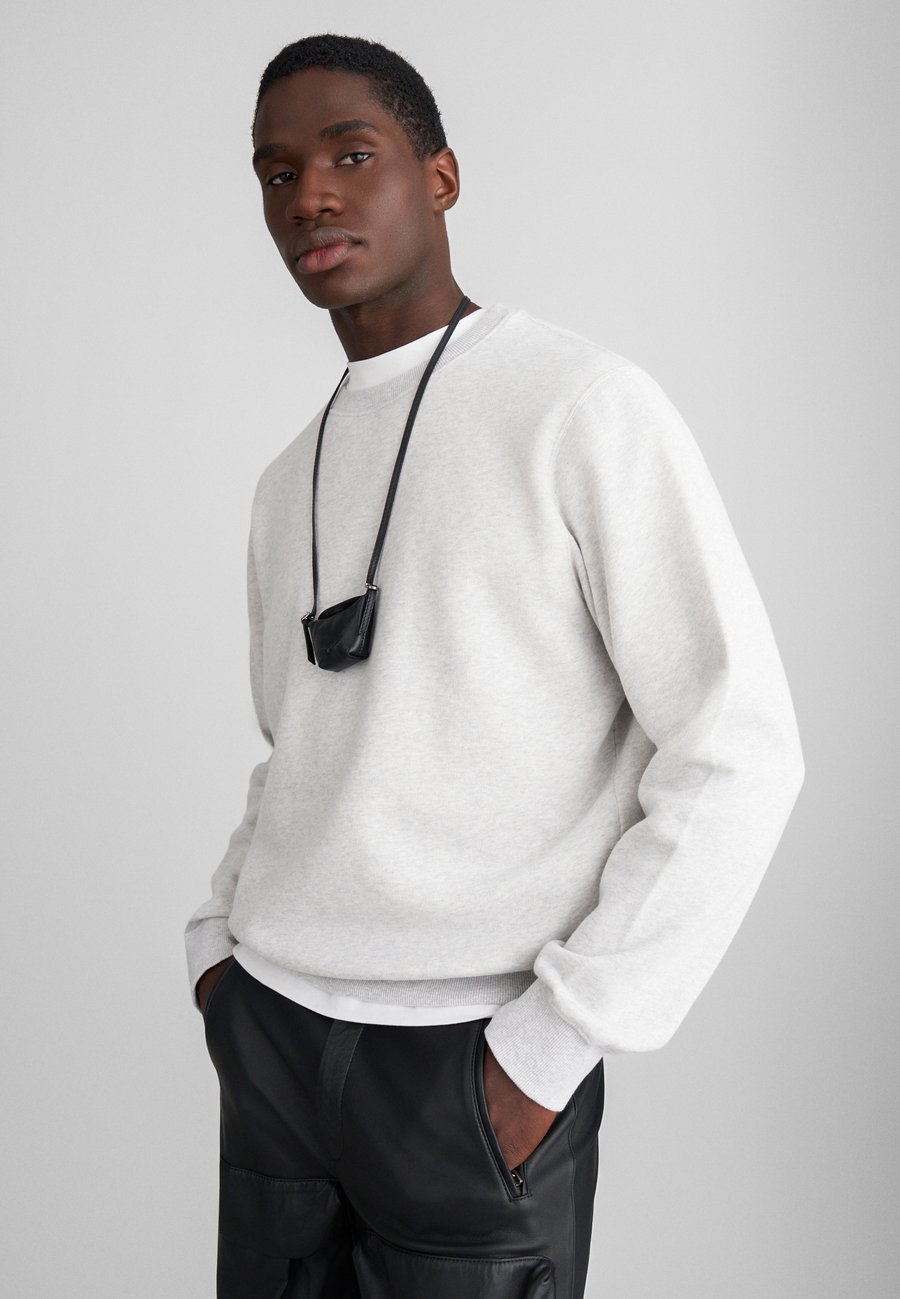 Толстовка Zadig & Voltaire AIME, Gris Chine/White
Толстовка Zadig & Voltaire AIME, Gris Chine/White