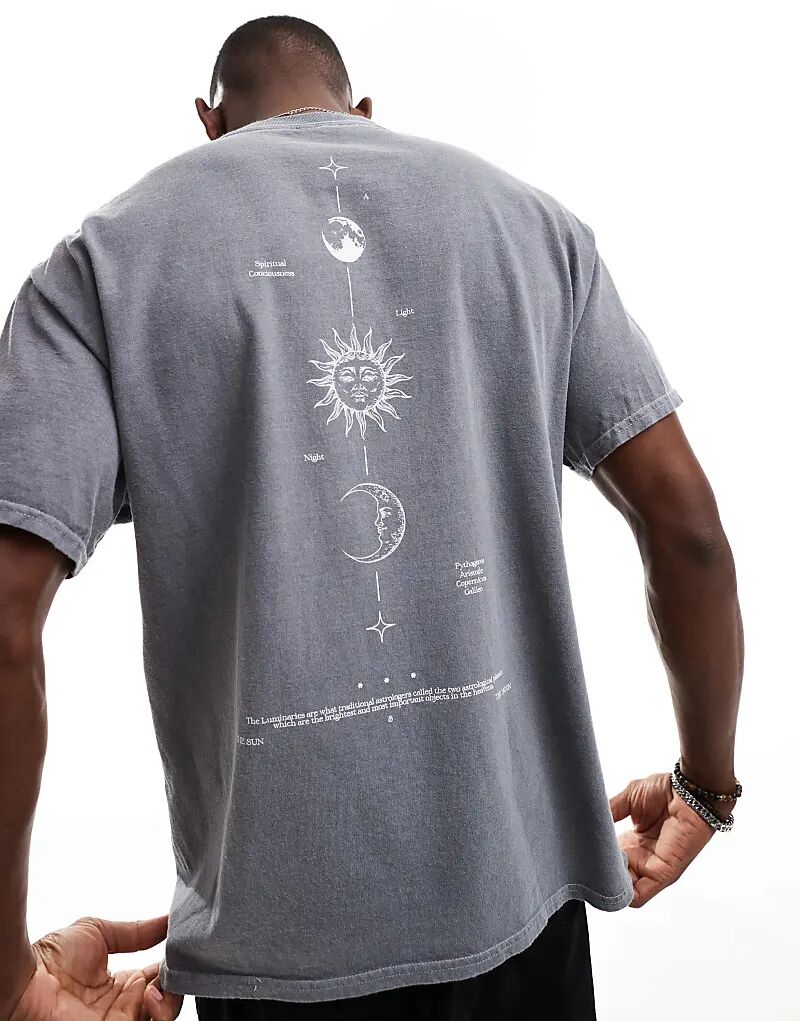 Футболка oversize из плотной ткани плотностью 220 г/м² серого цвета с принтом в виде небесного позвоночника ASOS DESIGN
Футболка oversize из плотной ткани плотностью 220 г/м² серого цвета с принтом в виде небесного позвоночника ASOS DESIGN