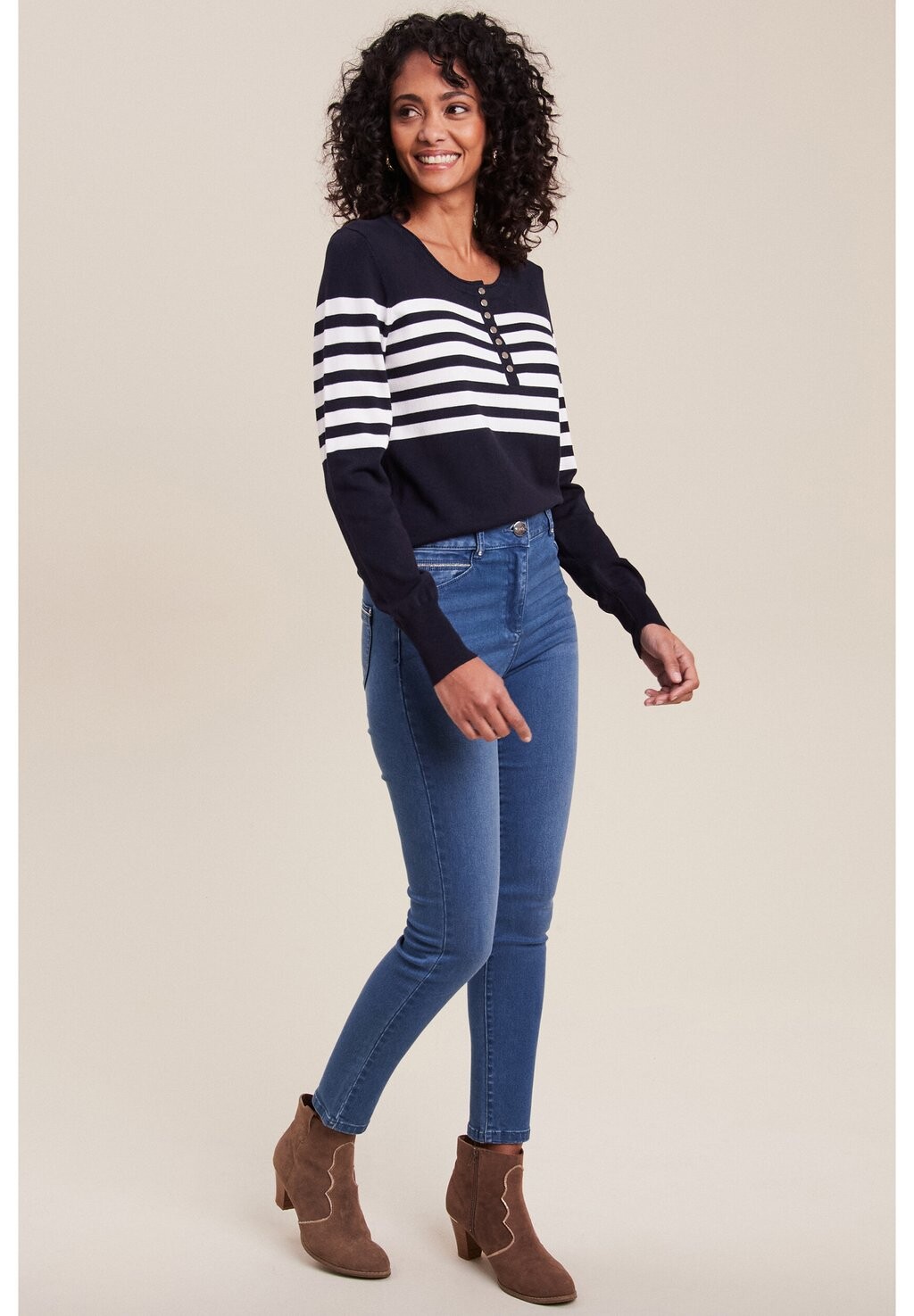 Вязаный свитер Breal, цвет bleu foncé
Вязаный свитер Breal, цвет bleu foncé