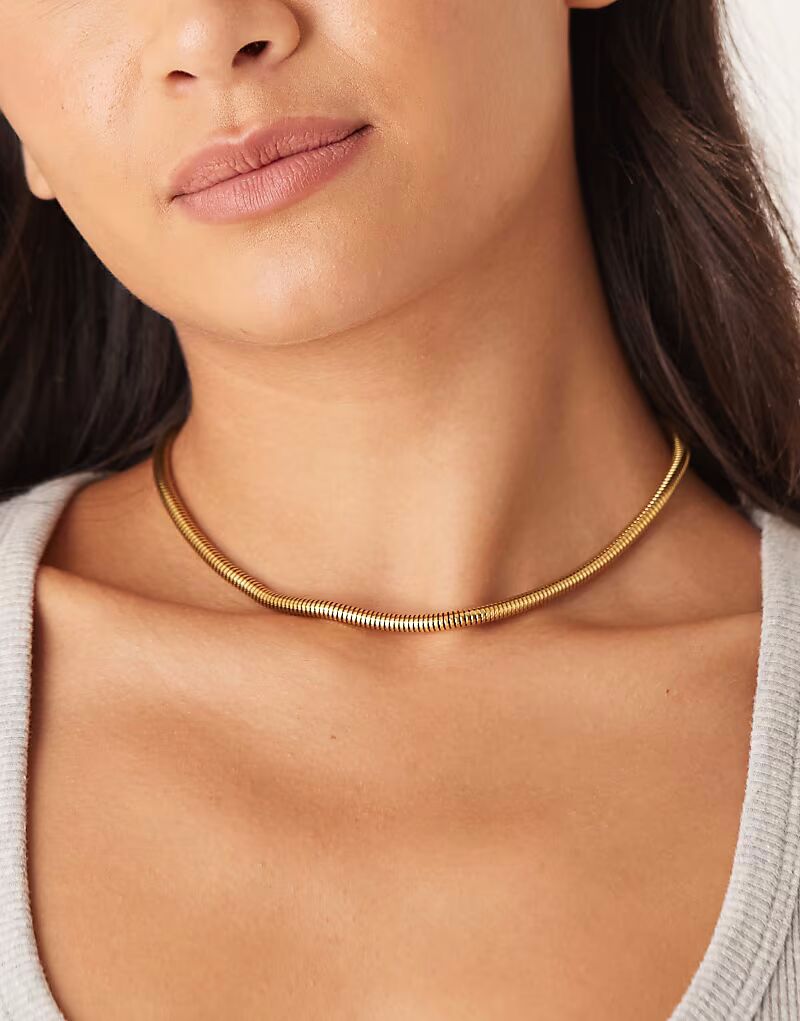 Ожерелье-змейка из нержавеющей стали с 18-каратным золотом Lost Souls
Ожерелье-змейка из нержавеющей стали с 18-каратным золотом Lost Souls