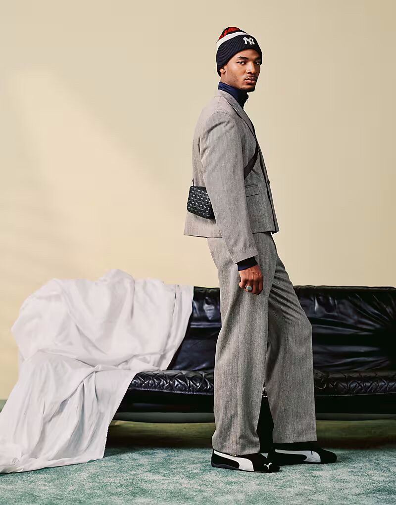 Широкие брюки ASOS DESIGN из фактурного шёлкового кроя с эластичной талией
Широкие брюки ASOS DESIGN из фактурного шёлкового кроя с эластичной талией