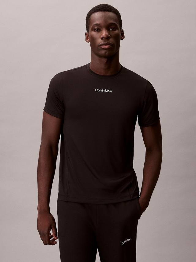 CK Sport дышащая быстросохнущая футболка для спортзала Calvin Klein, Black
CK Sport дышащая быстросохнущая футболка для спортзала Calvin Klein, Black