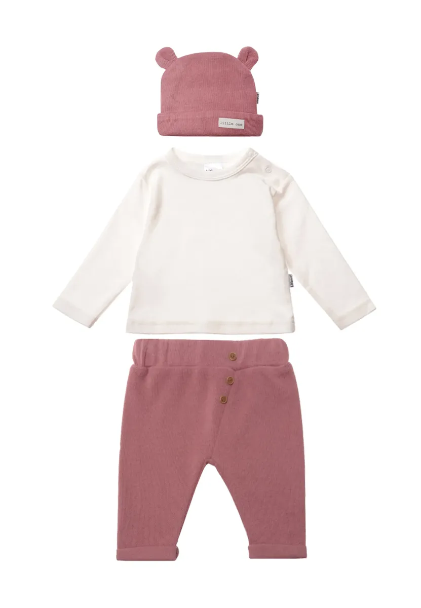 Начальный комплект снаряжения Liliput, 3 шт., включая брюки, рубашку с длинными рукавами и медвежью шапку, красный 
Начальный комплект снаряжения Liliput, 3 шт., включая брюки, рубашку с длинными рукавами и медвежью шапку, красный