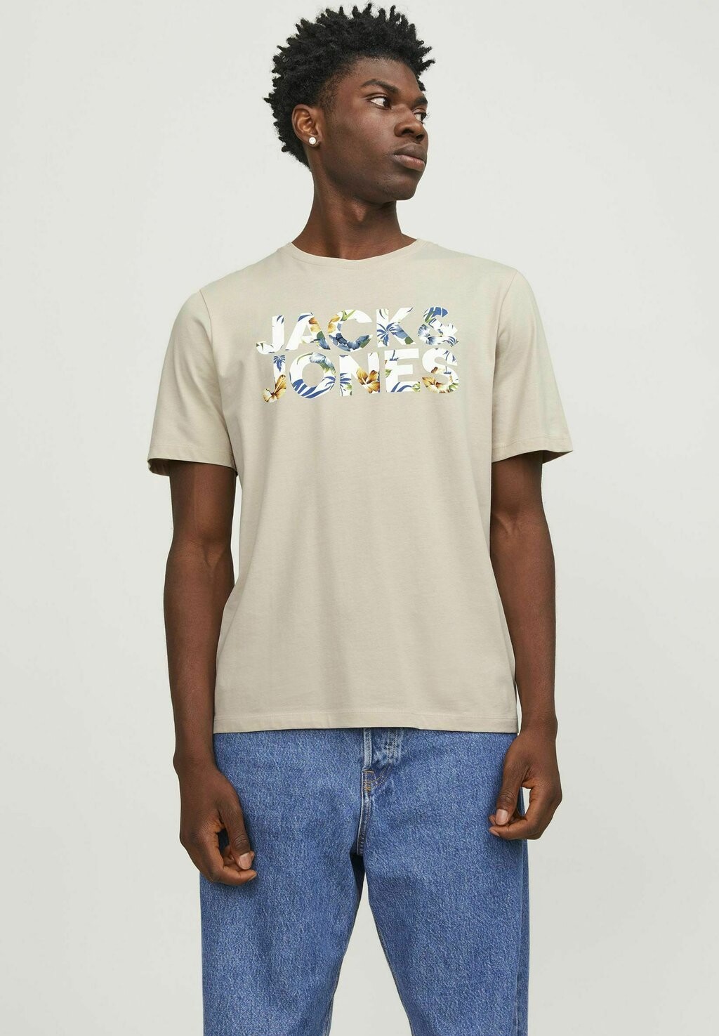 Футболка с принтом Jack & Jones, цвет moonbeam detail:flower
Футболка с принтом Jack & Jones, цвет moonbeam detail:flower