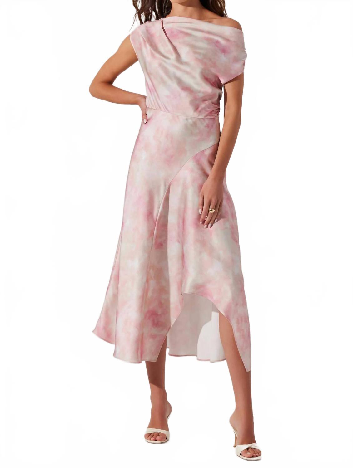 Майрин Тай Дай сатиновое миди платье в розовом акварельном стиле ASTR
Майрин Тай Дай сатиновое миди платье в розовом акварельном стиле ASTR