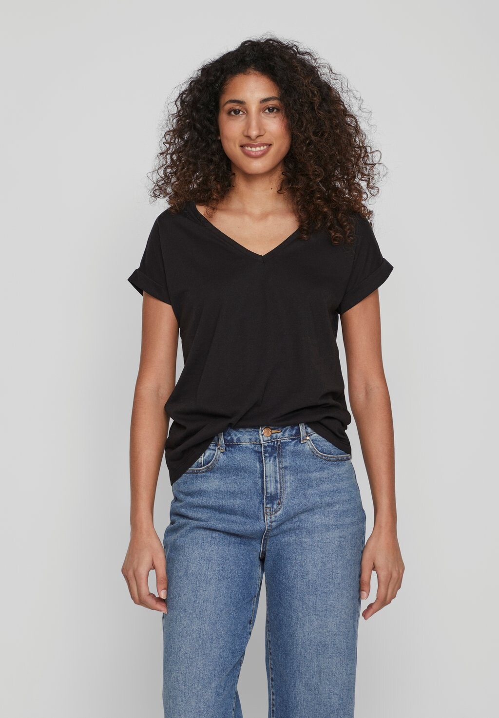 Базовая футболка VILA, черный
Базовая футболка VILA, черный