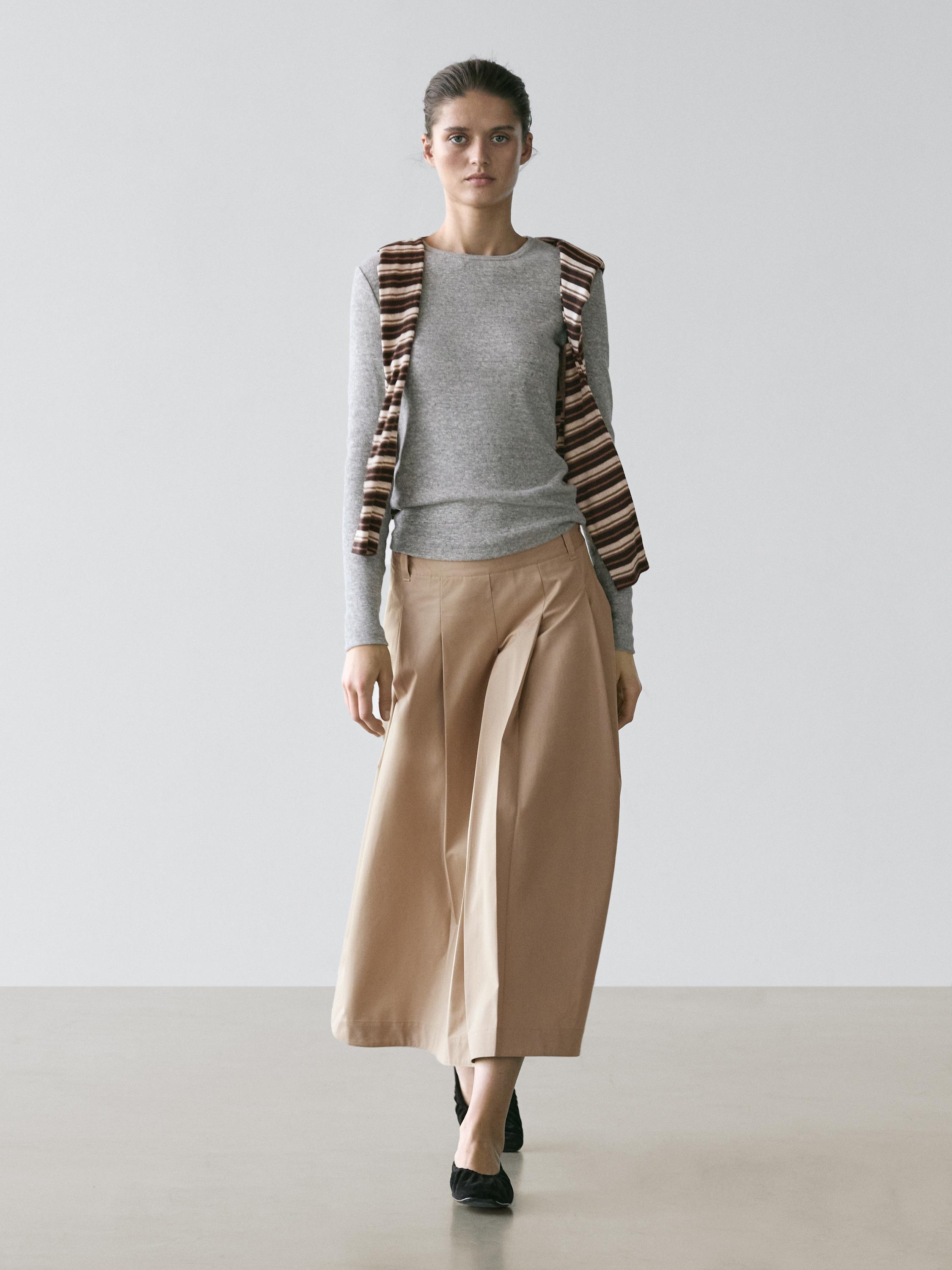 Миди-юбка с бантовыми складками Massimo Dutti, sand
Миди-юбка с бантовыми складками Massimo Dutti, sand