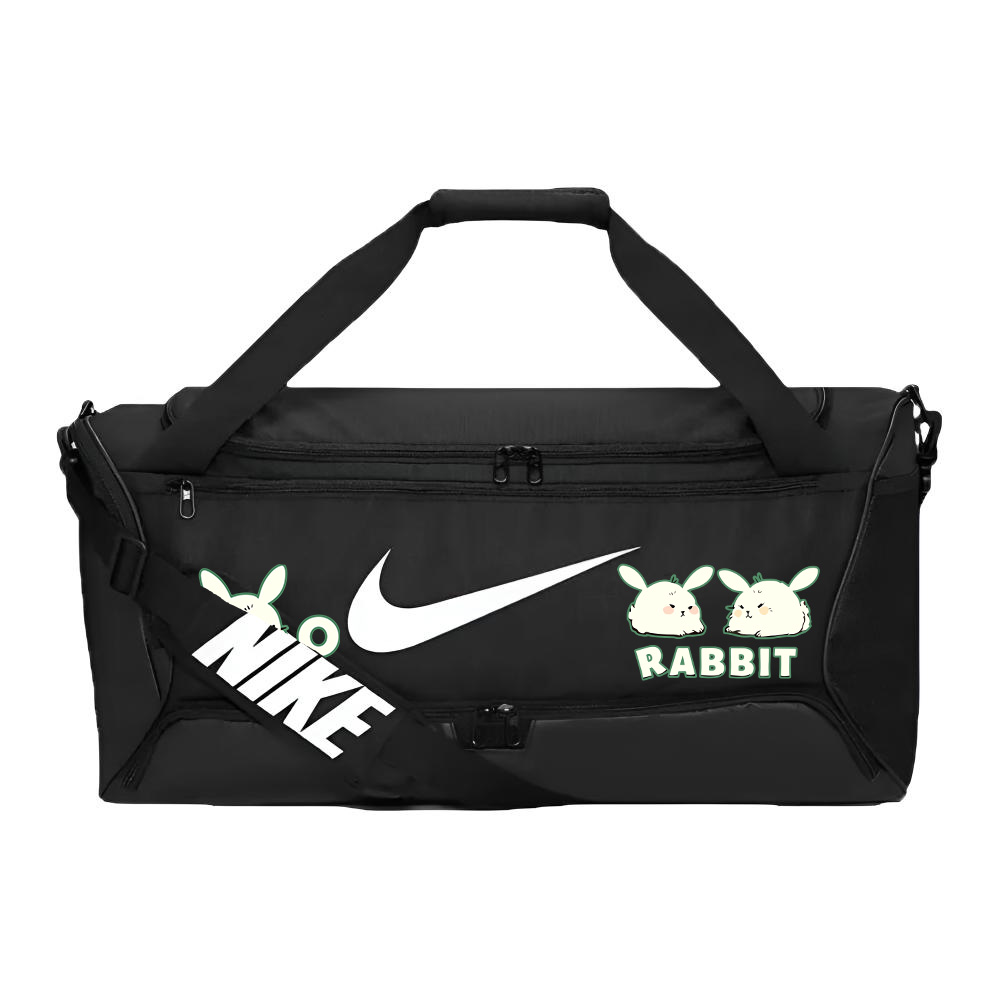 Nike Чёрная дорожная сумка с белым принтом унисекс, White Bunny
Nike Чёрная дорожная сумка с белым принтом унисекс, White Bunny