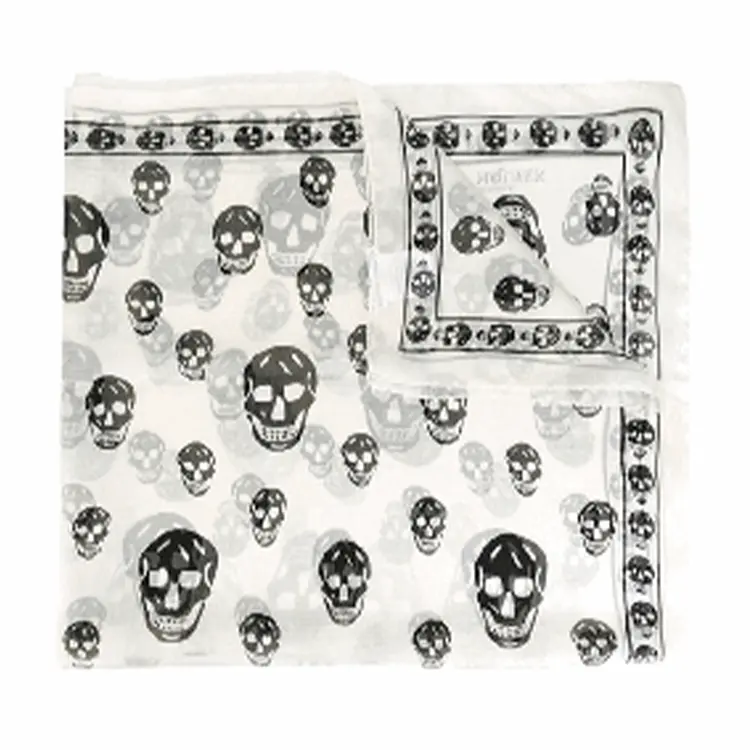 Шёлковый шарф Alexander McQueen женский белый
Шёлковый шарф Alexander McQueen женский белый