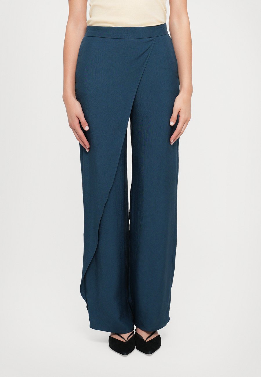 Брюки MAX&Co. AGNES, Blau/Blue
Брюки MAX&Co. AGNES, Blau/Blue