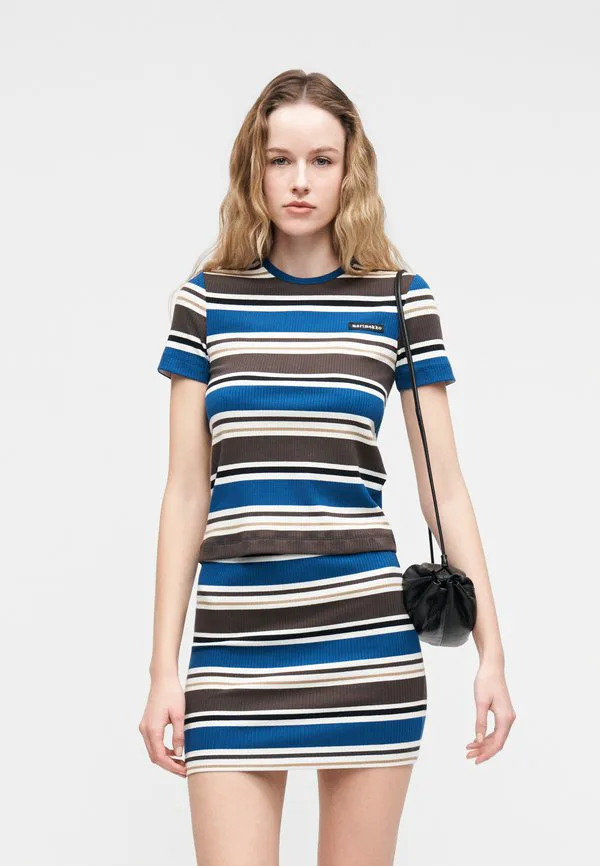 Футболка с принтом spurtti helvi Marimekko, Blue/Brown/Black/White, Белый, Футболка с принтом spurtti helvi Marimekko, Blue/Brown/Black/White
Футболка с принтом spurtti helvi Marimekko, Blue/Brown/Black/White, Белый, Футболка с принтом spurtti helvi Marimekko, Blue/Brown/Black/White