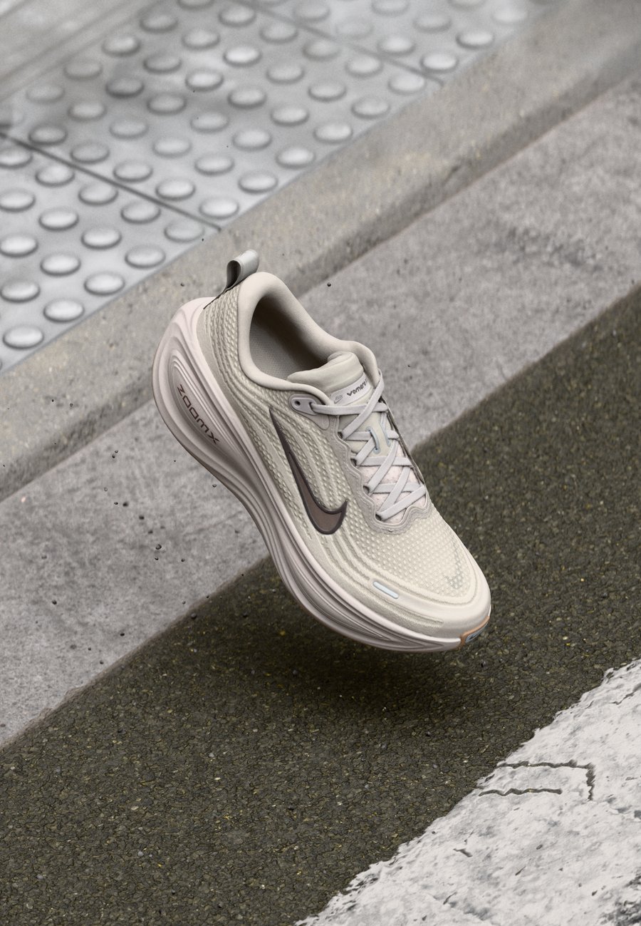 Кроссовки Nike Performance VOMERO PLUS, College Grey/Med Ash/Light Iron Ore/Med Brown/Grey
Кроссовки Nike Performance VOMERO PLUS, College Grey/Med Ash/Light Iron Ore/Med Brown/Grey