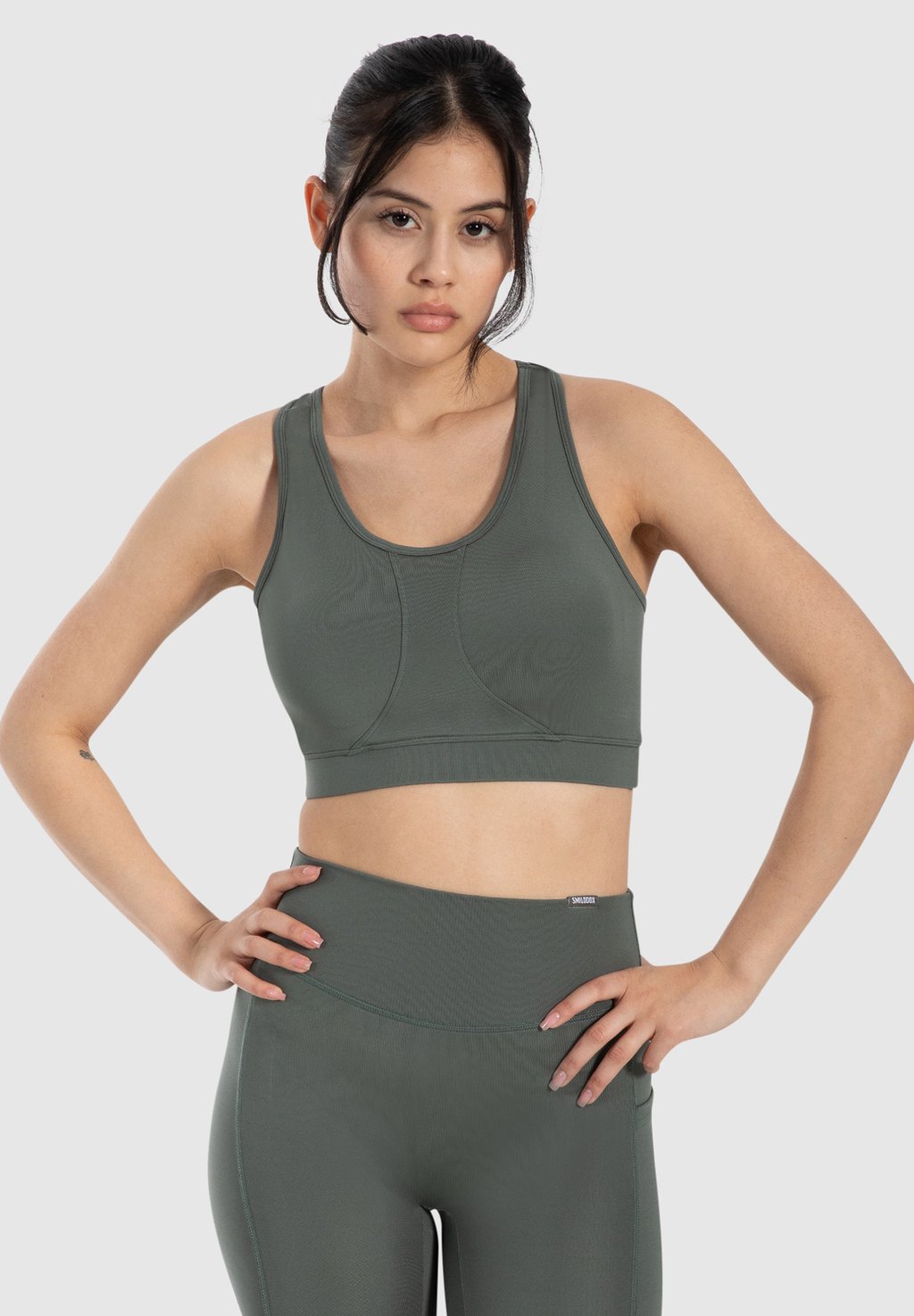 Спортивный бюстгальтер средней поддержки Smilodox, зеленый
Спортивный бюстгальтер средней поддержки Smilodox, зеленый