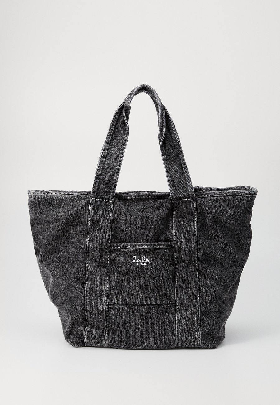 Сумка-шоппер lala Berlin EAST WEST TOTE MERGE WASHED BLACK, Washed Black/Black
Сумка-шоппер lala Berlin EAST WEST TOTE MERGE WASHED BLACK, Washed Black/Black
