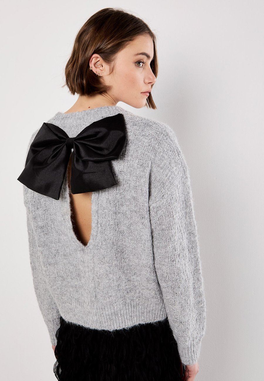 Джемпер Apricot BOW BACK SHIMMER FLUFFY, Grey
Джемпер Apricot BOW BACK SHIMMER FLUFFY, Grey