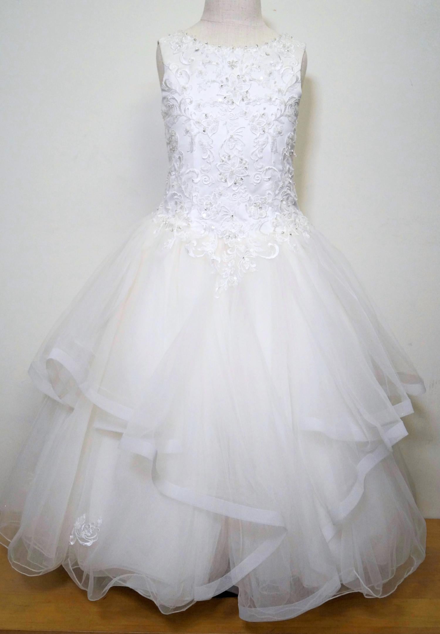 Платье для девочки из тюля с оборками, кружевом и бисером, белое Christie Helene, белый
Платье для девочки из тюля с оборками, кружевом и бисером, белое Christie Helene, белый