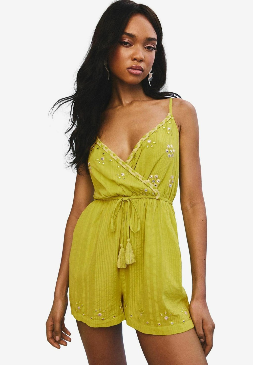 Комбинезон REGULAR FIT EMBROIDERED AND EMBELLISHED CAMI Lipsy, зеленый
Комбинезон REGULAR FIT EMBROIDERED AND EMBELLISHED CAMI Lipsy, зеленый