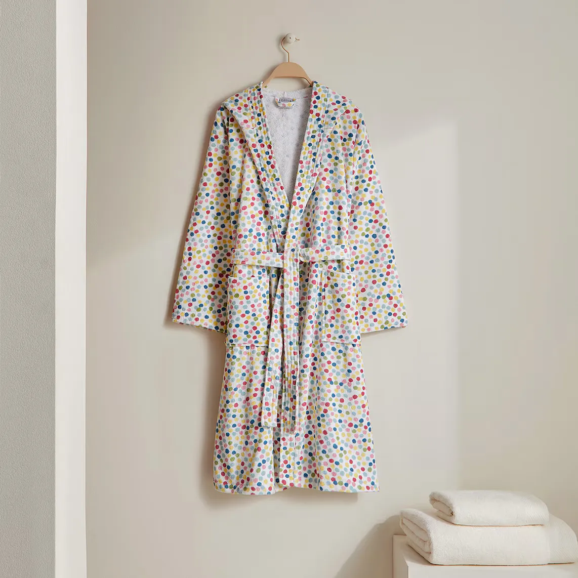 Хлопковый халат 360 гр/м2 Confetti 22 Basics El Corte Inglés, разноцветный
Хлопковый халат 360 гр/м2 Confetti 22 Basics El Corte Inglés, разноцветный