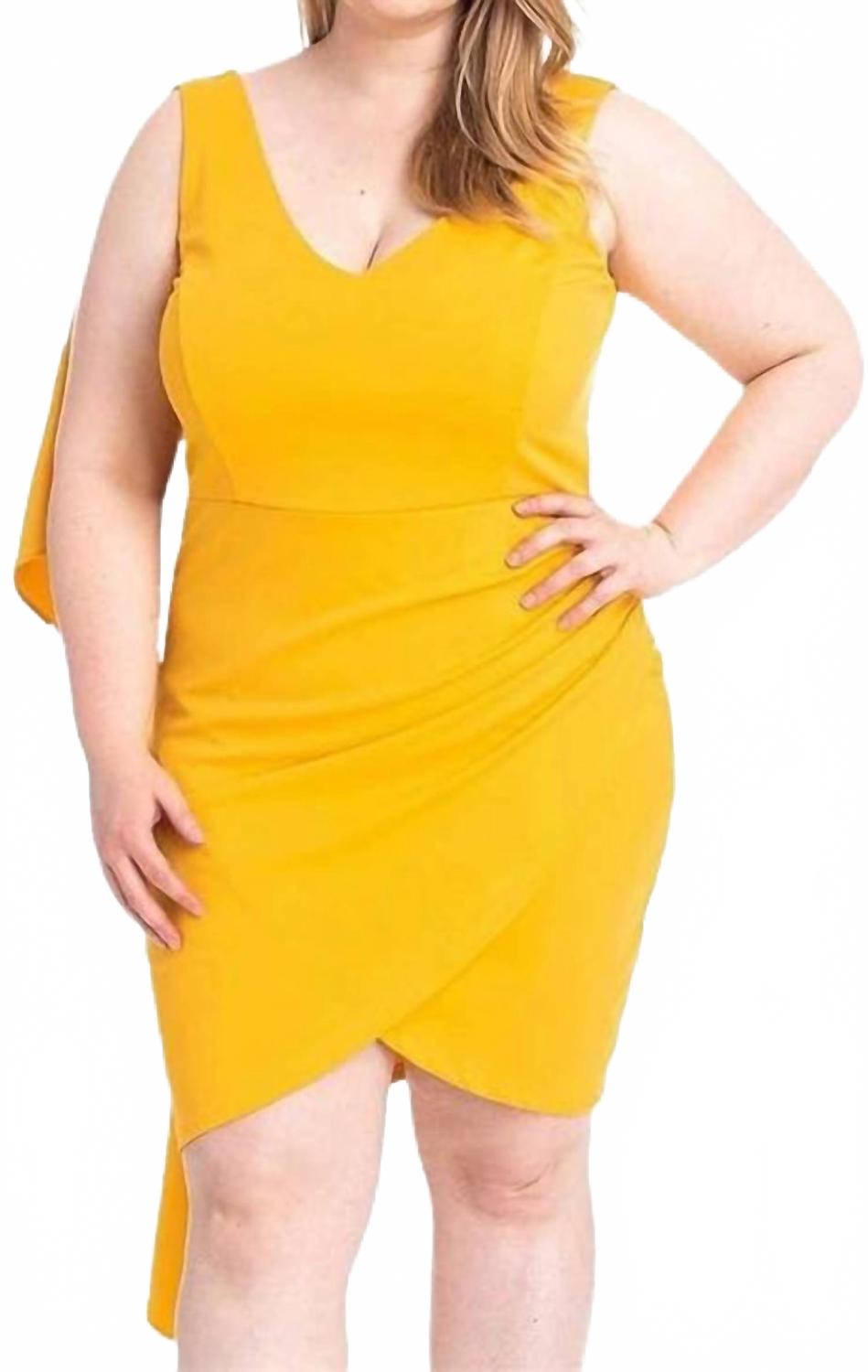 Мини-платье с накидкой на плечи - Plus в желтом Symphony
Мини-платье с накидкой на плечи - Plus в желтом Symphony