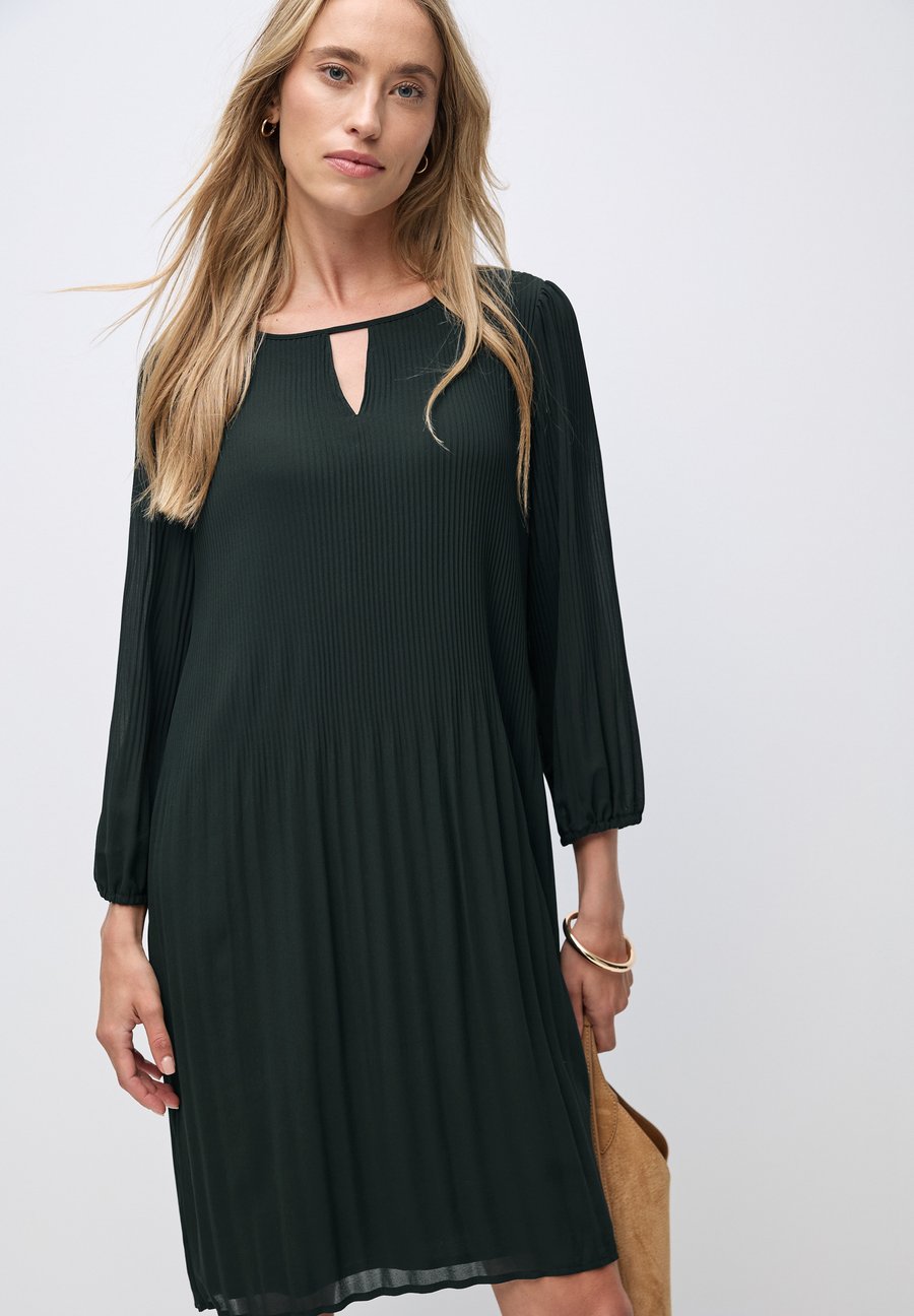 Платье Street One Day dress, Grün/Dark Green
Платье Street One Day dress, Grün/Dark Green