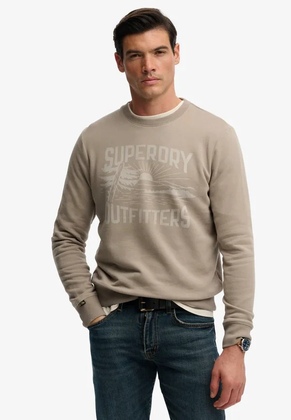 Ретро-Толстовка для активного отдыха Superdry & Co, Vintage Khaki, Хаки, Ретро-Толстовка для активного отдыха Superdry & Co, Vintage Khaki
Ретро-Толстовка для активного отдыха Superdry & Co, Vintage Khaki, Хаки, Ретро-Толстовка для активного отдыха Superdry & Co, Vintage Khaki