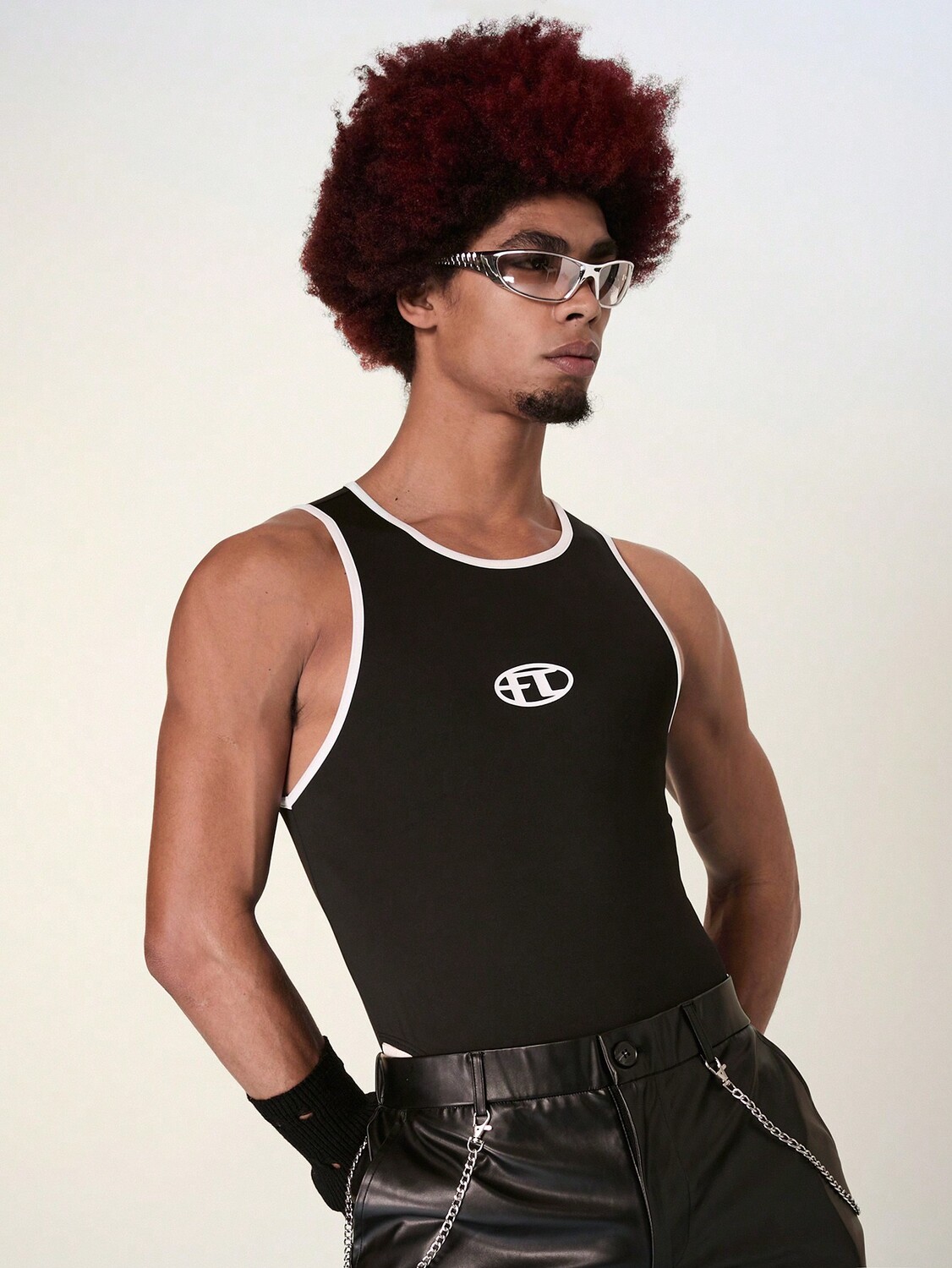 Мужская повседневная майка с буквенным рисунком FeverCity на лето, черный и белый
Мужская повседневная майка с буквенным рисунком FeverCity на лето, черный и белый