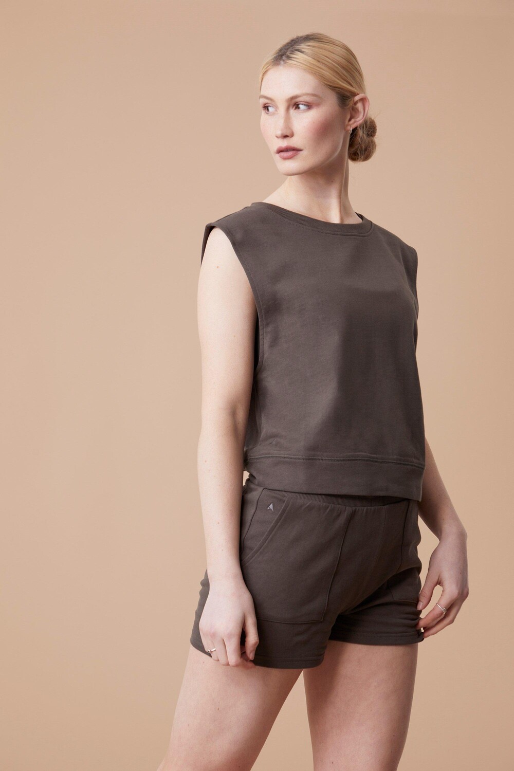 Шорты Infinity Lounge Легкие мягкие полубрюки Active People, хаки
Шорты Infinity Lounge Легкие мягкие полубрюки Active People, хаки