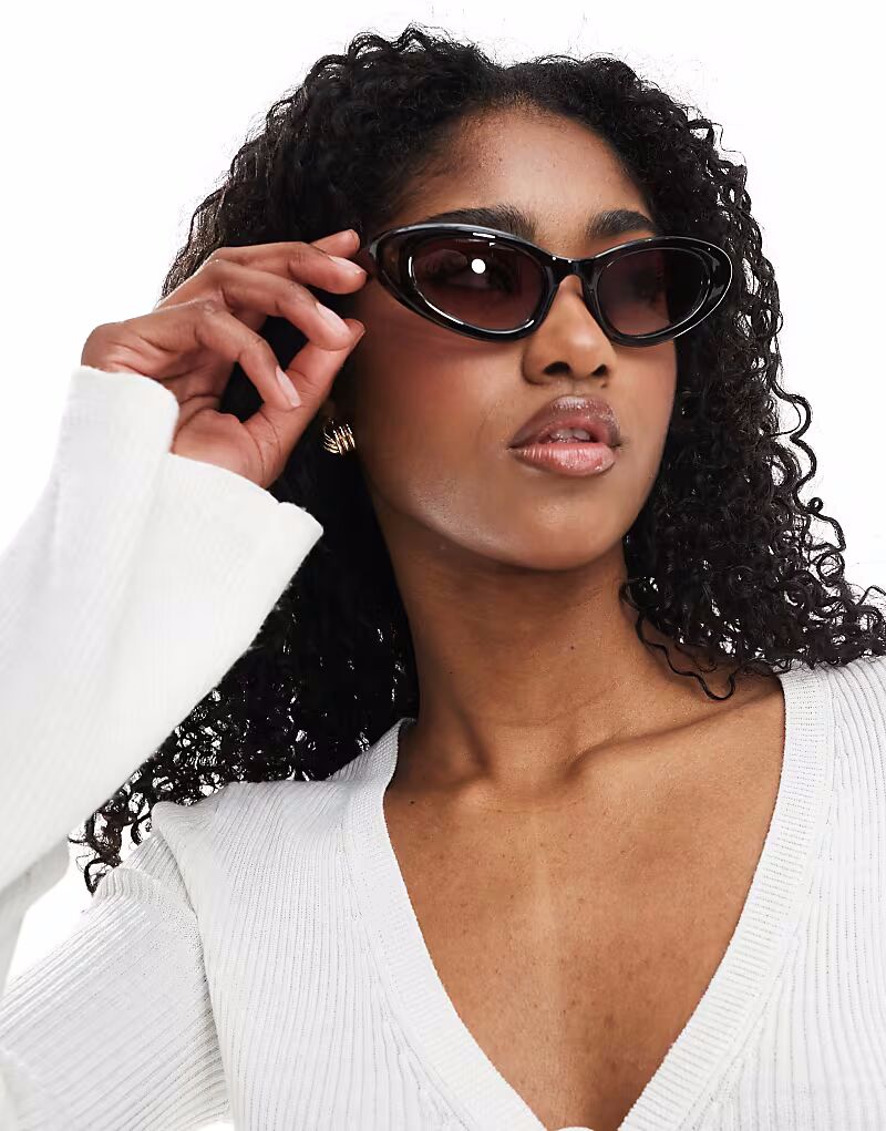 Солнцезащитные очки Monki «кошачий глаз» в коричневом черепаховом панцире
Солнцезащитные очки Monki «кошачий глаз» в коричневом черепаховом панцире