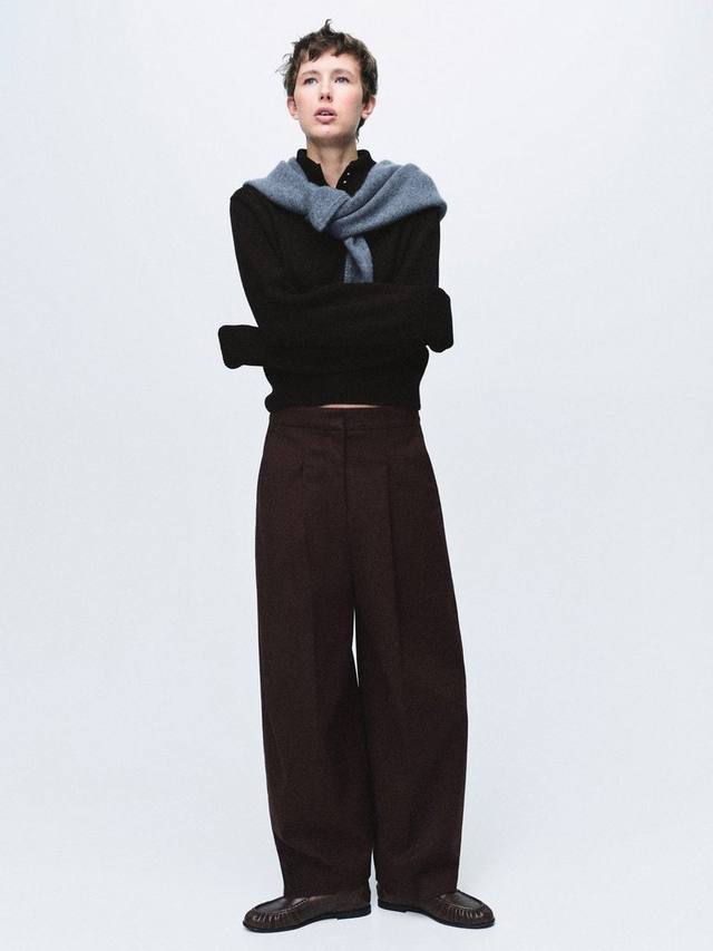 Джемпер с пуговицами на воротнике Limones Mango, Black
Джемпер с пуговицами на воротнике Limones Mango, Black