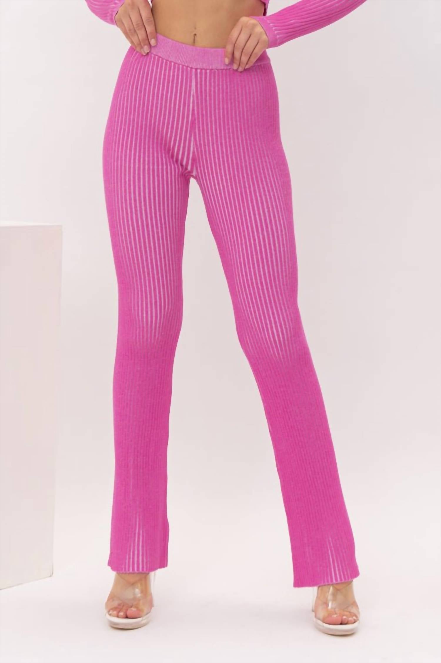 Мэдди вязаные расклешенные брюки в розовом Pretty Garbage
Мэдди вязаные расклешенные брюки в розовом Pretty Garbage