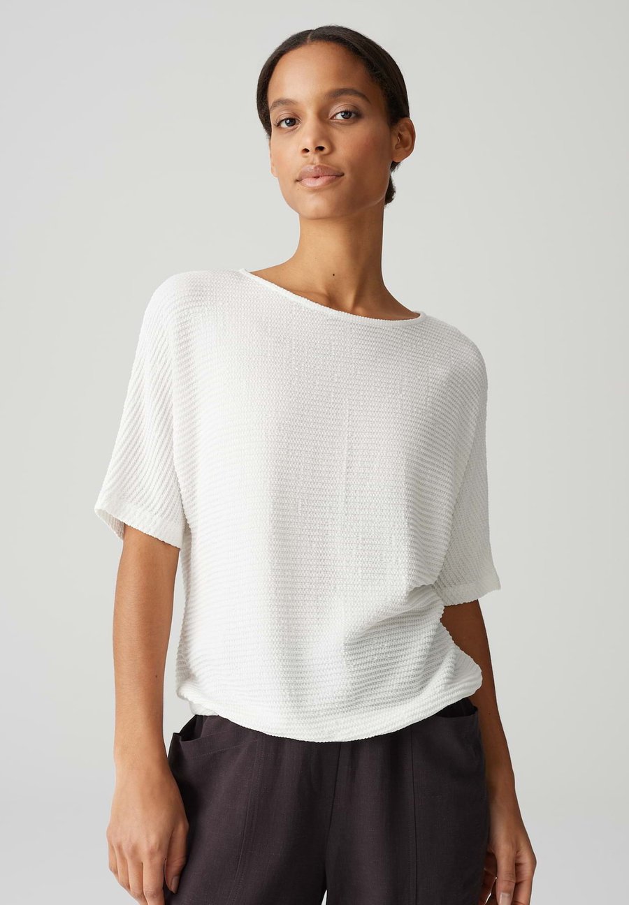 Футболка OPUS BATWING FIT RIB, Milk/White
Футболка OPUS BATWING FIT RIB, Milk/White