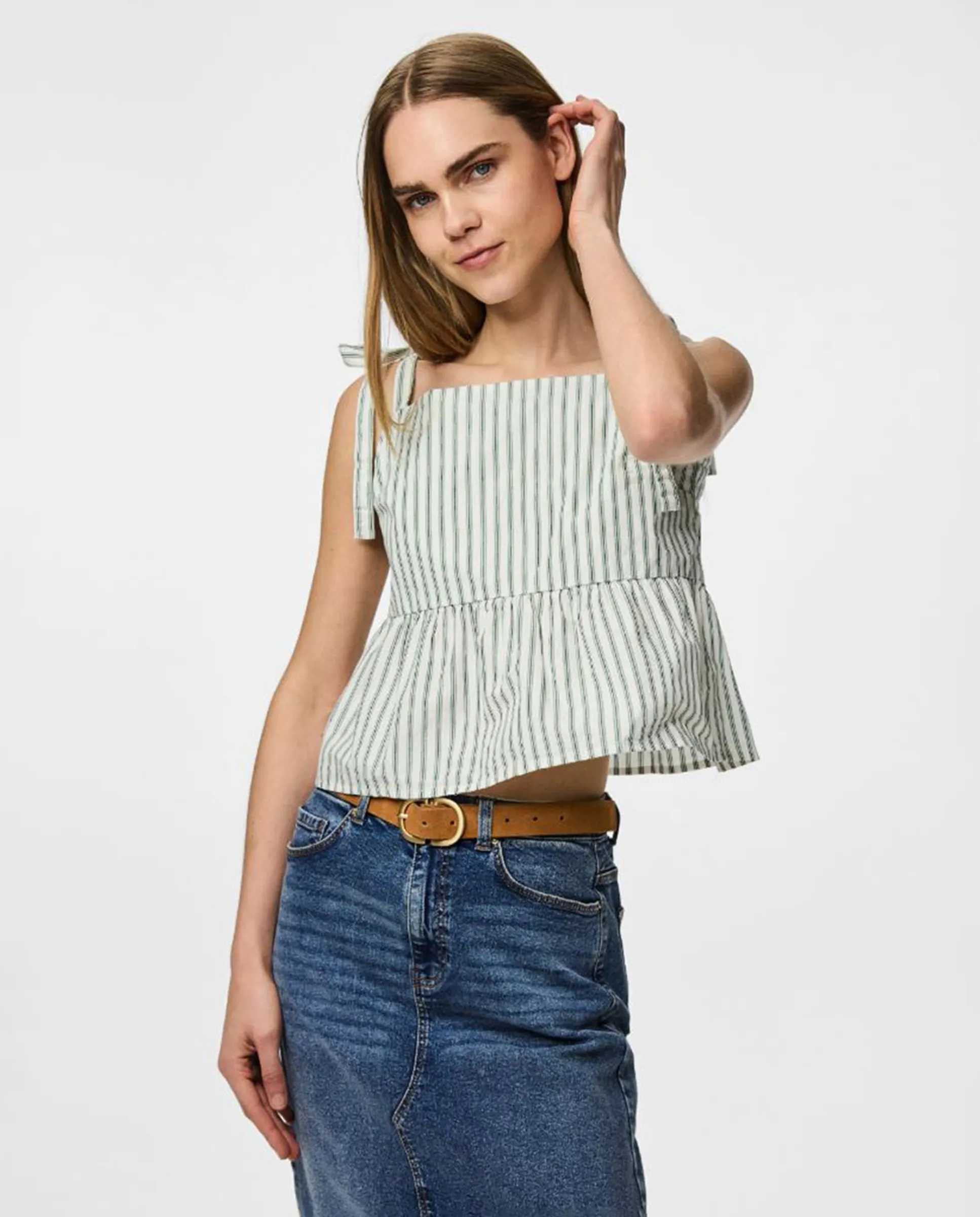 Женский топ на бретелях в полоску Pieces, светло-зеленый
Женский топ на бретелях в полоску Pieces, светло-зеленый