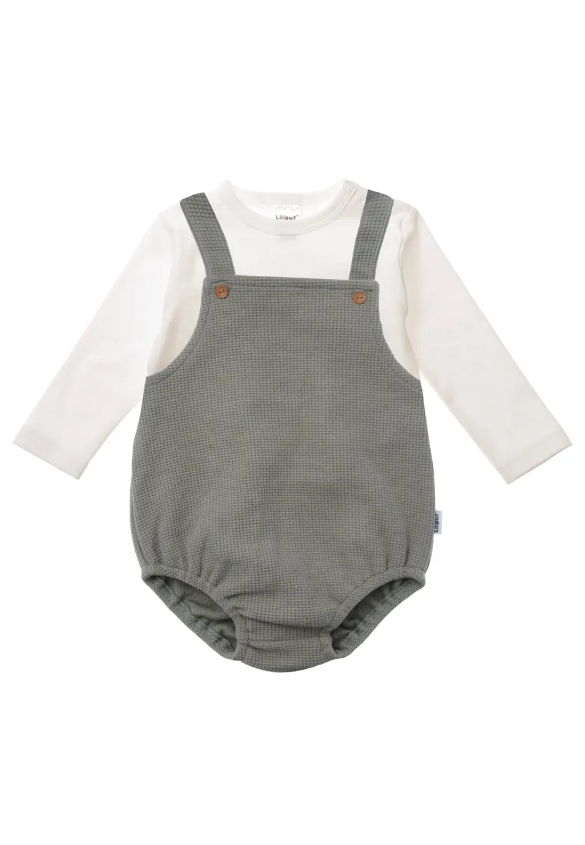 Комбинезон Liliput, состоящий из шорт с нагрудником и рубашки с длинными рукавами, белый
Комбинезон Liliput, состоящий из шорт с нагрудником и рубашки с длинными рукавами, белый