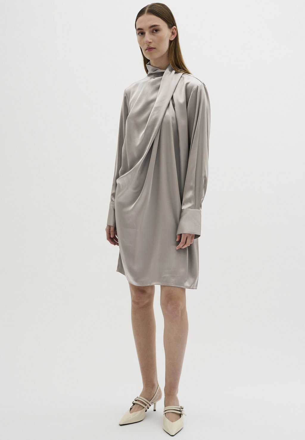 Повседневное платье Karen by Simonsen, серый
Повседневное платье Karen by Simonsen, серый