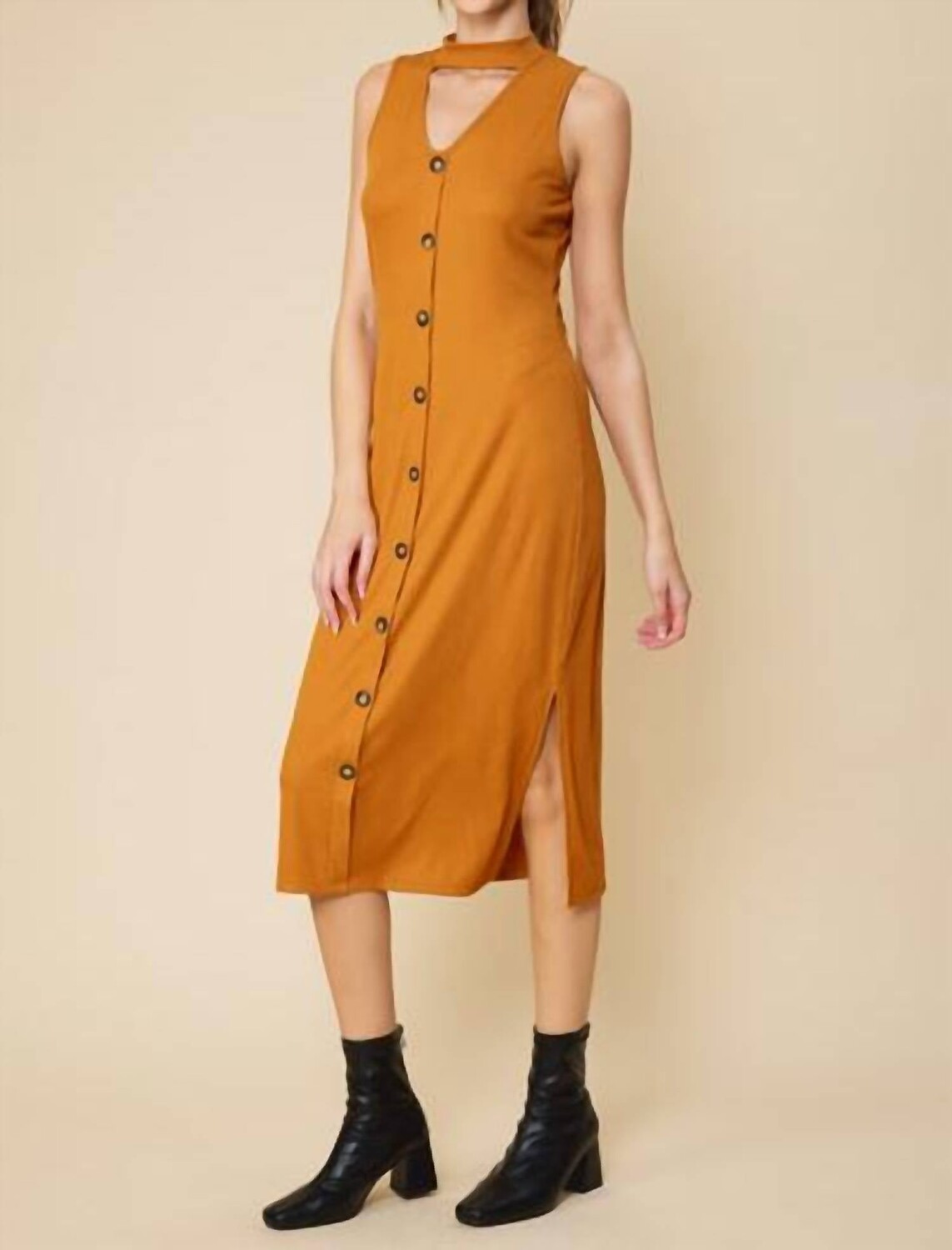 Желтое платье с открытым передом и бретелькой на шее FSL Apparel, желтый
Желтое платье с открытым передом и бретелькой на шее FSL Apparel, желтый