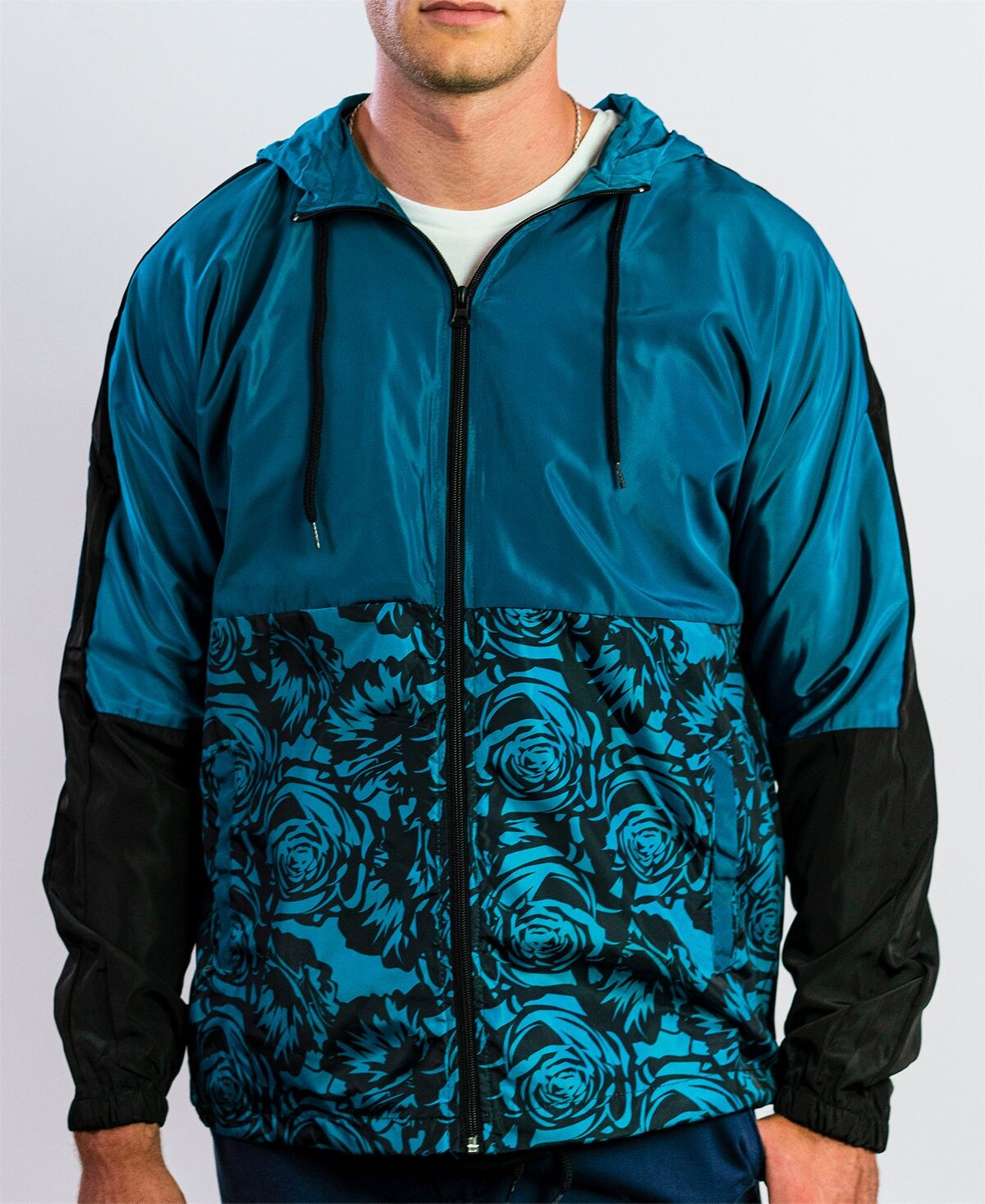 Мужская легкая ветровка с капюшоном BEAUTIFUL GIANT 
Мужская легкая ветровка с капюшоном BEAUTIFUL GIANT