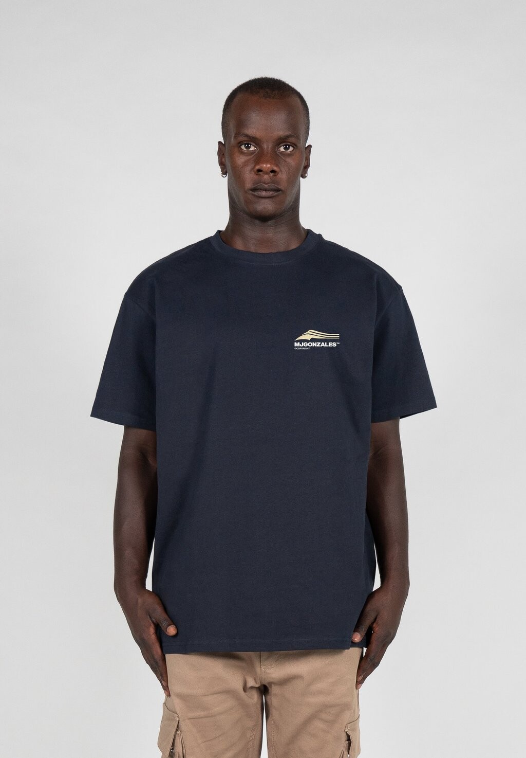Футболка с принтом WAVE X HEAVY MJ Gonzales, цвет navy
Футболка с принтом WAVE X HEAVY MJ Gonzales, цвет navy