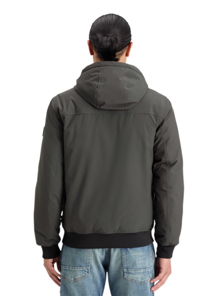 Куртка софтшелл антрацитового цвета Scotch & Soda
Куртка софтшелл антрацитового цвета Scotch & Soda